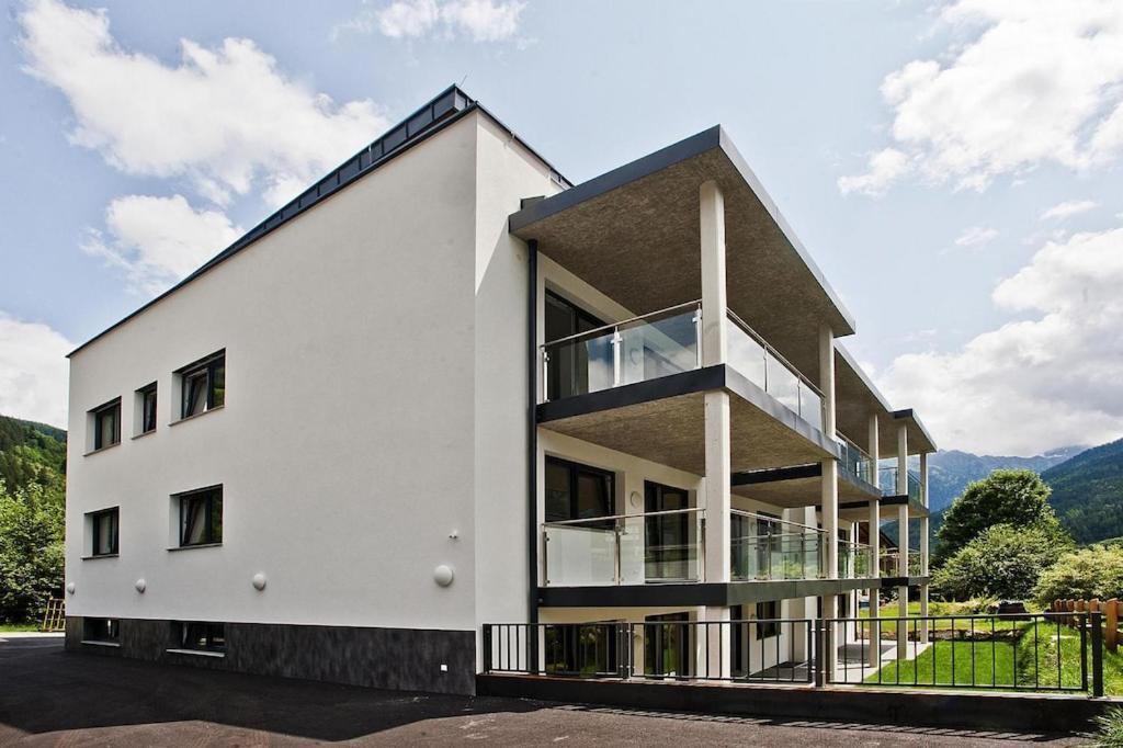 Apartment In Neukirchen With A Carport Neukirchen am Großvenediger エクステリア 写真