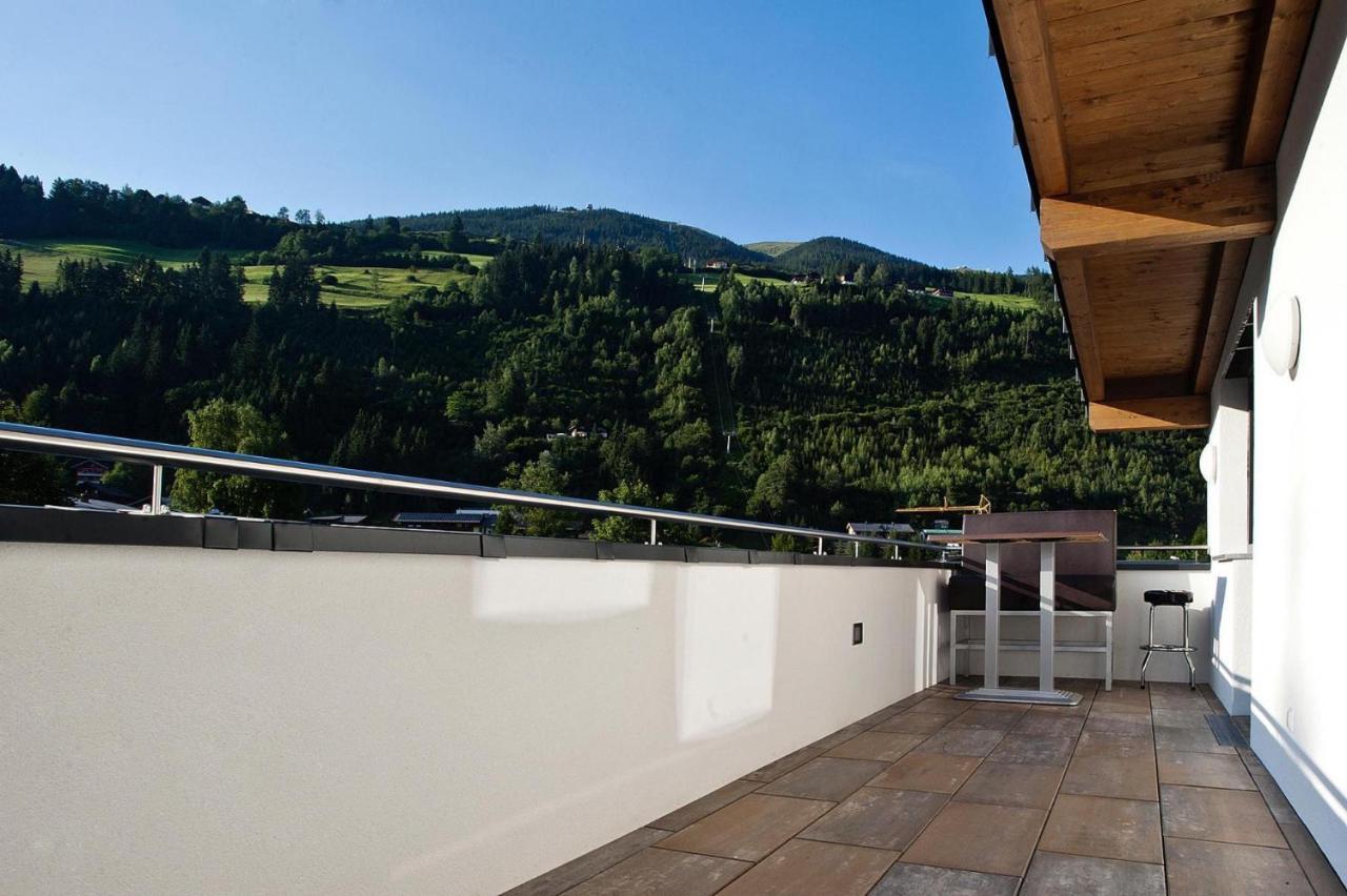 Apartment In Neukirchen With A Carport Neukirchen am Großvenediger エクステリア 写真