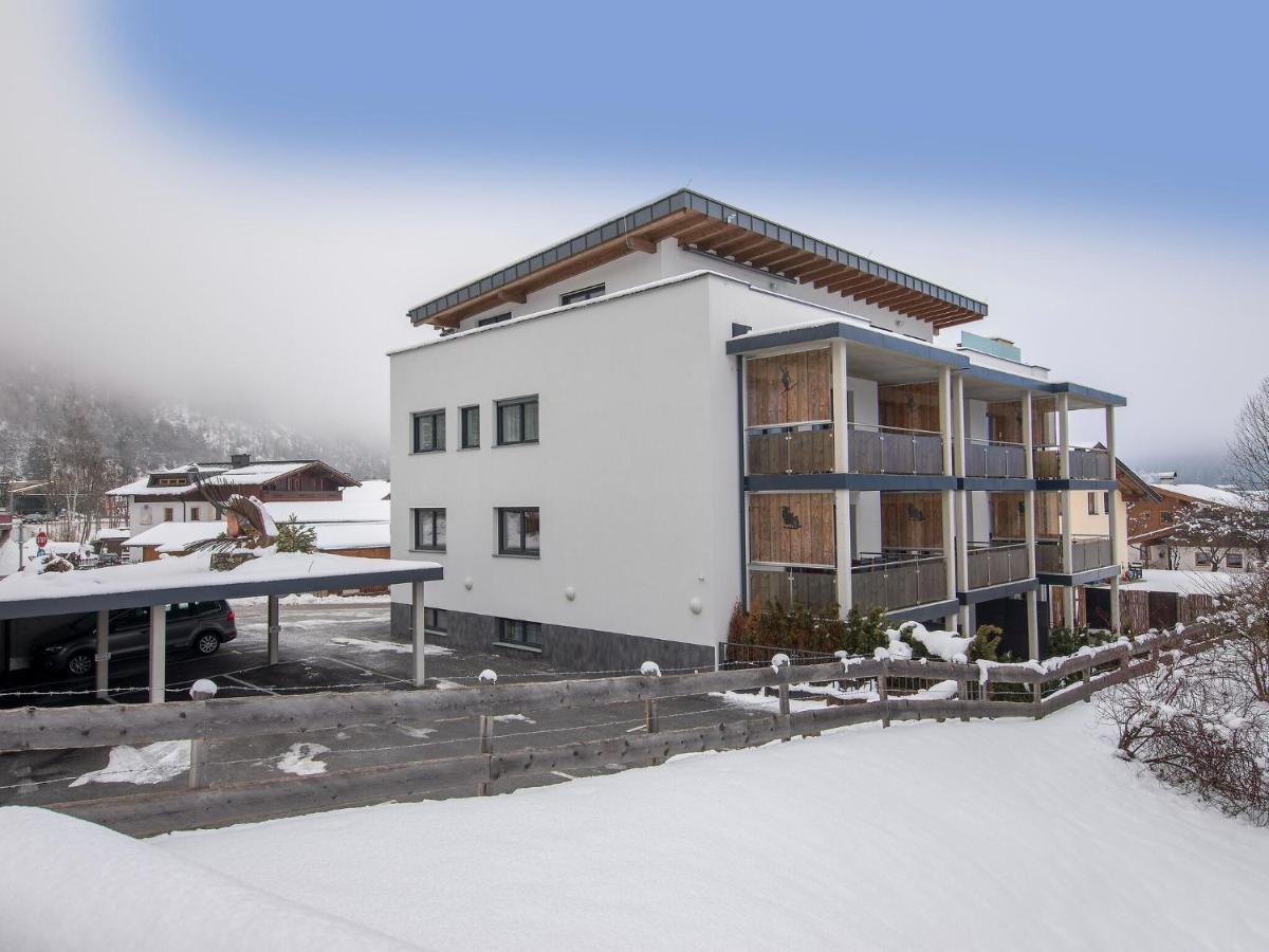 Apartment In Neukirchen With A Carport Neukirchen am Großvenediger エクステリア 写真