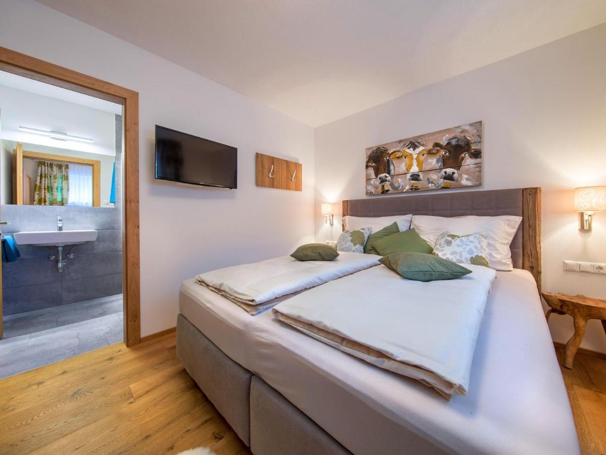 Apartment In Neukirchen With A Carport Neukirchen am Großvenediger エクステリア 写真