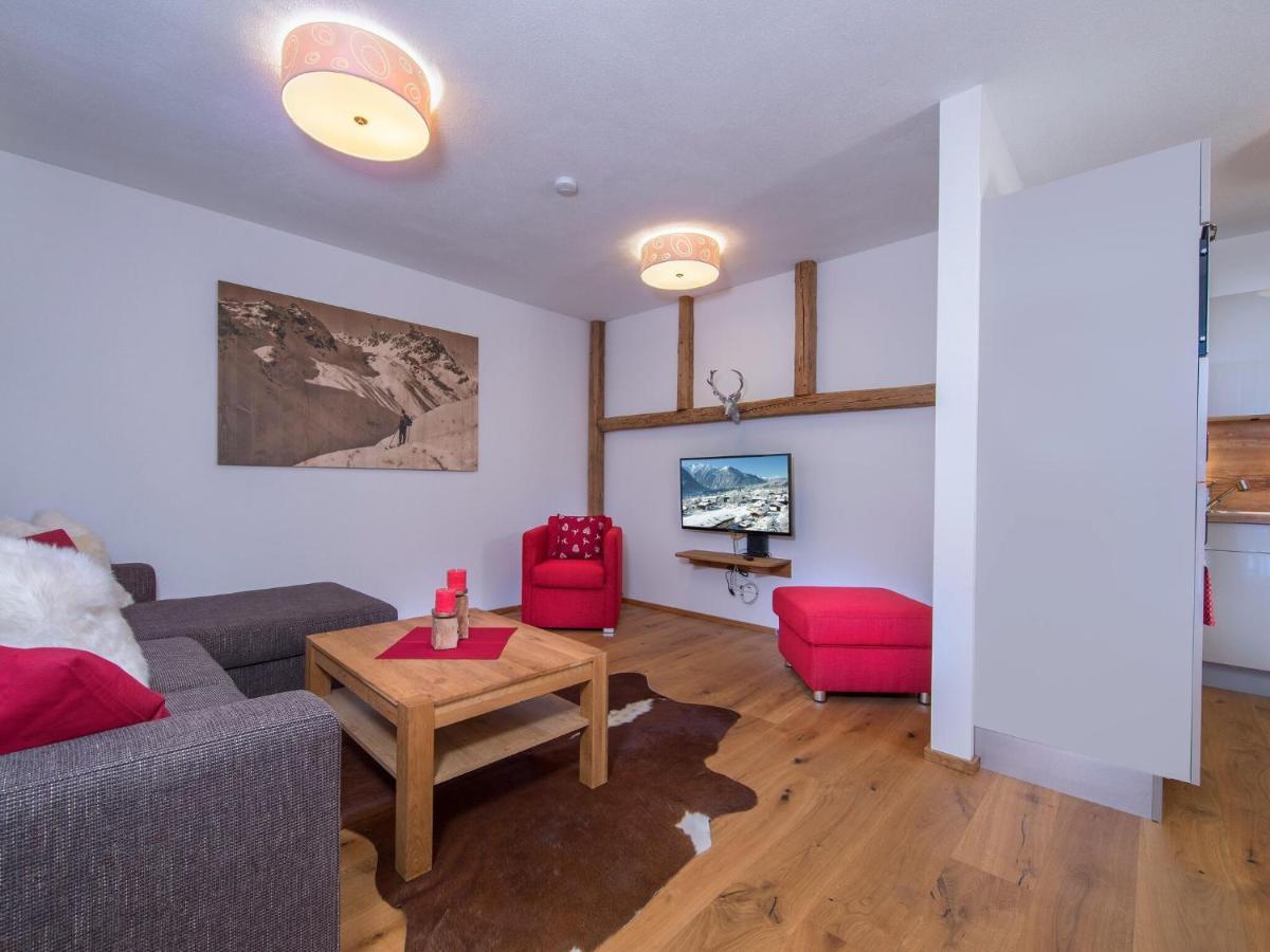 Apartment In Neukirchen With A Carport Neukirchen am Großvenediger エクステリア 写真