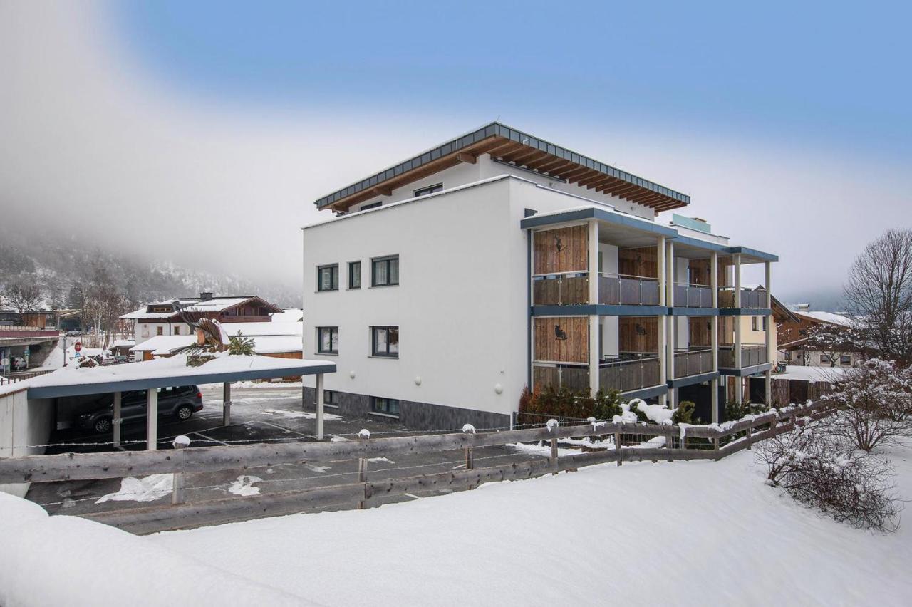 Apartment In Neukirchen With A Carport Neukirchen am Großvenediger エクステリア 写真